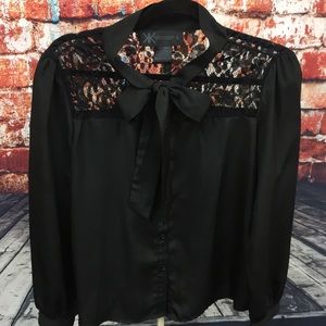 SOLD-Kardasian Kollection Blk Lace Dress Blouse L